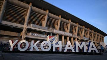 日産スタジアム、サッカーと音楽ライブファン対立の背景と未来は