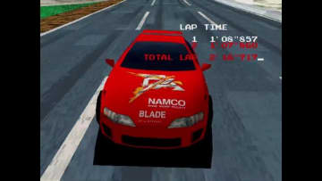 AC版『リッジレーサー』は当初期待されていないタイトルだった？F1ブーム終盤に入れ換わるように誕生した新時代のドリフトレースゲーム【アケアカ2移植記念特集】