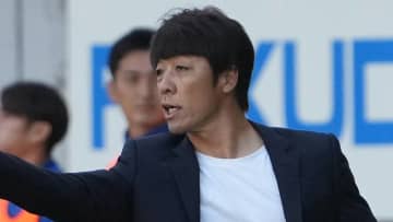J1昇格を目指すV長崎、下平隆宏監督を解任し、高木琢也監督が就任も賛否