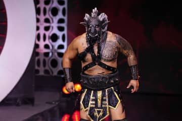 【ＡＥＷ】奇怪な覆面男ザ・ビースト・モートス　司法試験合格を報告「数か月後には正式に弁護士に」