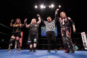 全日本女子プロレスで1997年に結成された格闘集団『U☆TOPS』が伊藤道場で1日復活し、Sareee＆Chi Chi＆叶ミクに完勝！