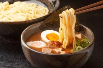 食後に眠くなると、太りやすい!?眠気を防ぐヘルシーな食事のコツ5つ