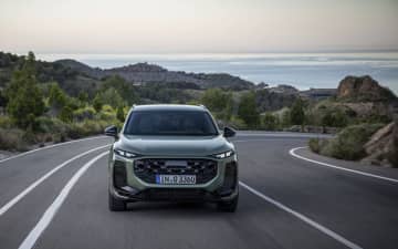 アウディ、第3世代となる新型「Q3」公開 最大120kmのEV走行が可能なPHEVもラインアップ