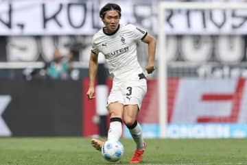 ドイツ古豪が日本代表DFを売却→その移籍金で11発の日本人ストライカーを獲得か「退団は決定的だが…」