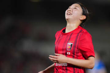 【浦和L】WEリーグ史上 最も衝撃的な移籍に。塩越柚歩が女王ベレーザへ「私は愛と笑顔に溢れたレッズファミリーが大好きです」