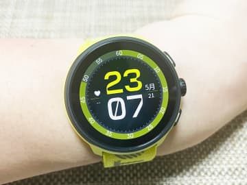 [本日の一品]日常とトレーニングをスムーズに繋ぐスマートウォッチ「Suunto Run」