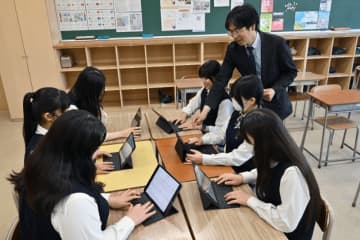 iPad 300台の管理を一新！ 富山国際大付属高校がMDMツール「mobiconnect」でICT教育を加速