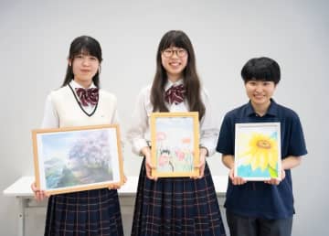 高校生の寄贈アート 地域医療を照らす