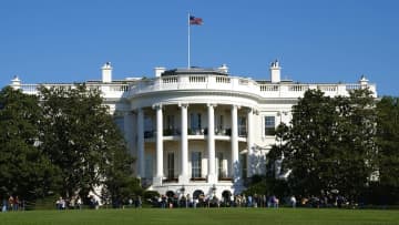 「MAGA」は再びアメリカを変えるのか？「強いアメリカ」を目指すトランプとレーガン大統領の共通点と決定的な違い