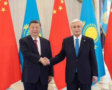 習近平主席、カザフスタン大統領と会談