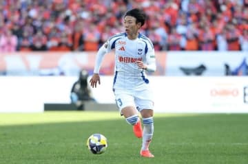 「衝撃の移籍だ」欧州名門が23歳日本人DF獲得か！大卒ルーキーの加入報道に現地騒然！「日本の新星」「最新の逸材」