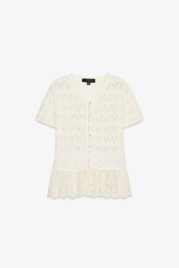 夏服「シンプルすぎ問題」を回避！【ZARA】一癖デザインで即こなれる！「淡色トップス」