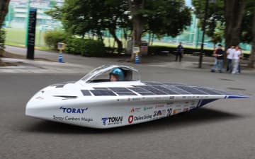 東海大学、2011年以来となるタイトル奪還を目指す「Bridgestone World Solar Challenge 2025」参戦体制発表会 新型ソーラーカーの走行も披露