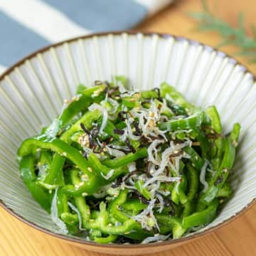 【ピーマンあるならこれ作っとこ】「気づいたら毎週作ってた」地味にうれしい絶品おかずレシピ3選