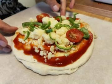 おいしい・たのしい・うれしい体験★地元野菜たっぷり！米粉のピザ焼き体験教室開催☆【6月29日/あいとうマーガレットステーション】