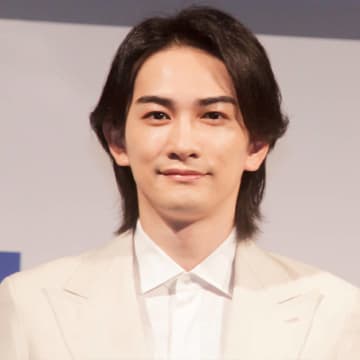 「王子様」町田啓太、大人の魅力たっぷりなスーツSHOTに反響「かっこよすぎる」