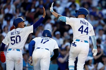 ドジャース、地区首位攻防3連戦を勝ち越し　パヘスが決勝3ラン含む4打点　直前の相手先発変更ものともせず