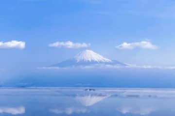 池や湖“じゃない”「逆さ富士」とは？　眼前を遮るものがない山頂だけで可能になる「レア景色」低山レポート