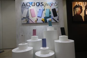 ドコモ、「AQUOS wish5」を26日に発売