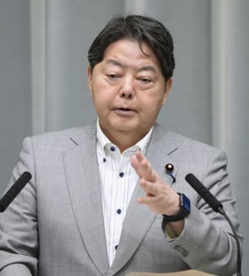 給付金2万円は食品の年間消費税　林官房長官、算出根拠を説明
