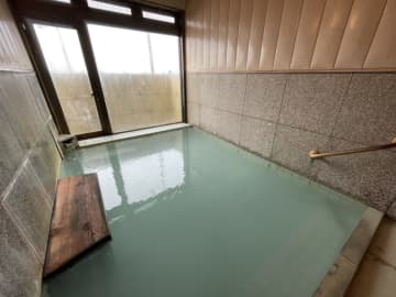 本州最北端に湧く白濁硫黄泉を掛け流し　マグロやウニなど津軽海峡の幸が絶品の宿　「下風呂温泉　ホテルニュー下風呂」　【コラム：おんせん！　オンセン！　温泉！】