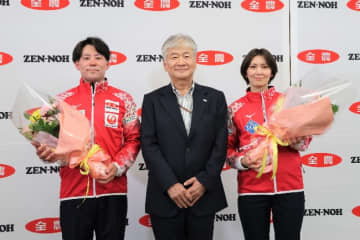 カーリング日本代表 小泉聡選手と吉村紗也香選手が全農を来訪