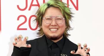 こっちのけんとが結婚式を挙げたことを報告。個性的で素敵なウェディングフォトにファンから「可愛いぃ」の声