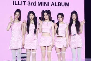 ILLIT、3rdミニAL『bomb』ショーケースから伝えるエール「自分の可能性を信じて」