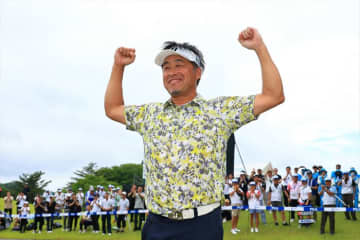 50歳・岩本高志がプロ27年目に悲願の初V！　20代でイップス発症し「アマチュア的発想」で克服