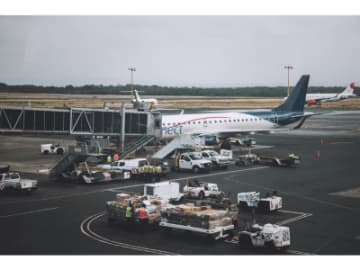 飛行機の旅はここから始まる！ 飛ぶ前のパイロットの仕事とは【眠れなくなるほど面白い 図解 飛行機の話】