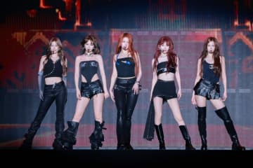 LE SSERAFIM、初となる東京ドーム追加公演を発表。たまアリ3DAYS公演は大盛況のうちに終了