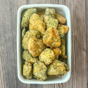 【鶏むね肉は1キロ買っておいて】「何これ、ウマッ」「100個食べたい！」揚げ焼きで簡単！コスパ最強の唐揚げレシピ