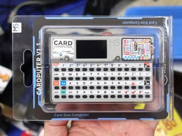 56キー小型キーボードや液晶パネル搭載の「M5Stack Cardputerキット v1.1」が店頭入荷