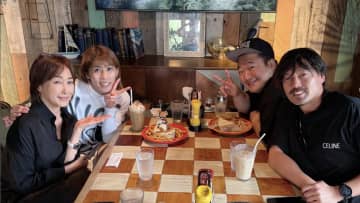 「世界最強、最美ランチ」吉田沙保里、高島礼子と遭遇　男性2人はまるでカップル状態？