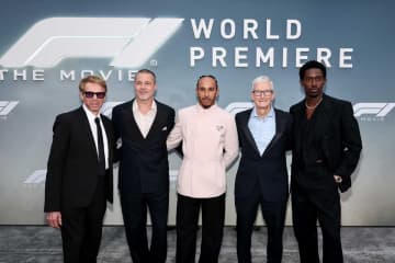 映画「F1／エフワン」ワールドプレミア。F1ドライバー角田「トップガンと同じスピード感とワクワク感」