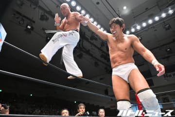 キャリア33年で初のシングル王座挑戦の新崎人生が拝み渡りにこだわり戴冠ならず！