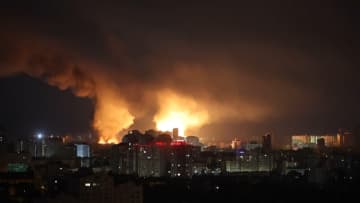 ゼレンスキー大統領「このような攻撃はテロだ」　ウクライナ首都キーウが大規模な攻撃受け14人死亡114人負傷…住宅や教育施設などに被害