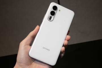 FCNT、8万円台のハイエンドスマホ「arrows Alpha」。AI時代の“必要十分”を追求