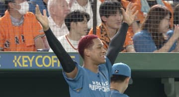 【日本ハム】1イニング3本塁打に球場はどよめき...万波中正＆伏見寅威が2者連発　水谷瞬はライトスタンドへ