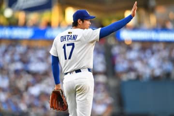 試合開始前から異様…大谷二刀流復帰の熱狂　カオスの“場所取り合戦”「Excuse me!?×3」