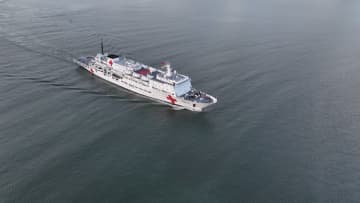 中国海軍病院船が南中国海の島礁へ　住民に医療サービス