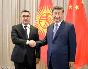 習近平主席、キルギス大統領と会見