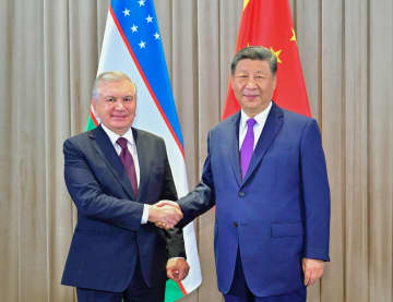 習近平主席、ウズベキスタン大統領と会見