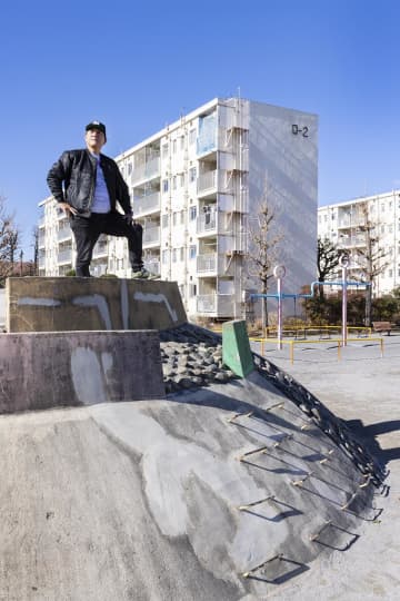 【ピエール瀧が行く ファンキー！公園】調布市・狛江市「多摩川住宅」敷地内の公園で感じる不思議なノスタルジア〈後編〉