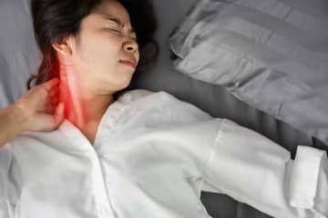 夏の朝のリアルなひとこと！「暑すぎて眠れない」を英語で言うと？