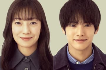 菅野美穂、赤楚衛二W主演映画『近畿地方のある場所について』怪奇現象に迫る2人の場面写真が公開
