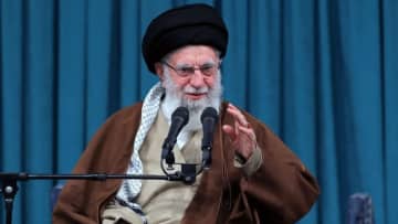 トランプ氏、イラン最高指導者は「簡単な標的」　無条件降伏を呼び掛け