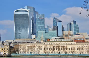 「S&amp;P500」を上回る？ 史上最高値更新の「DAX」「FTSE」の影響で“あるインデックス”の人気上昇