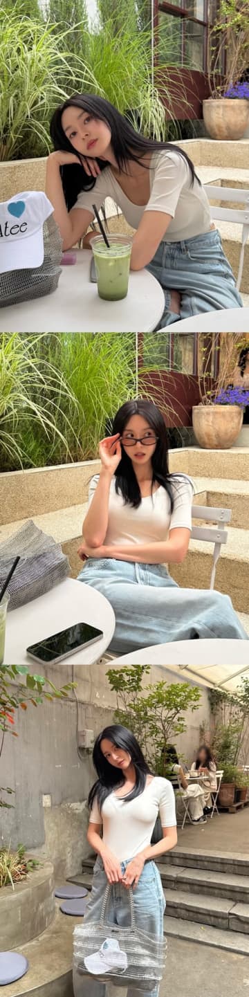 常人には着れない…『梨泰院クラス』美人女優、スタイル強調の白T×デニムで“格の違い”を見せつける【PHOTO】