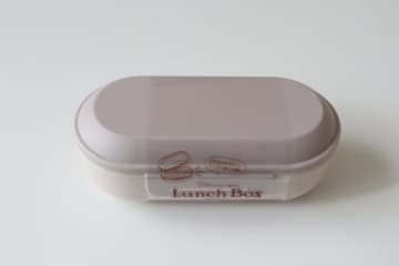 これセリアで出していいやつ！？この仕様全部の商品につけてほしい～！家事も楽になるお弁当箱